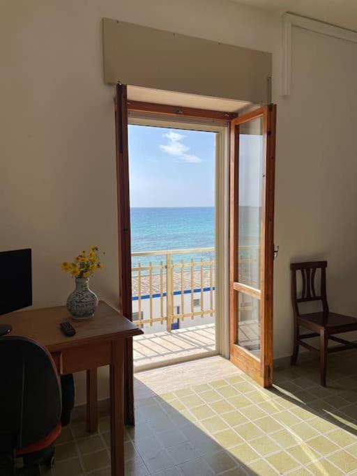 Panoramico Appartamento Lido Conchiglie Gallipoli Eksteriør billede